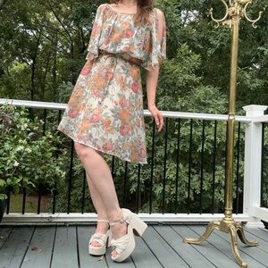 Vintage 1970’s Size 5 Floral Split Sleeve Belted Dress